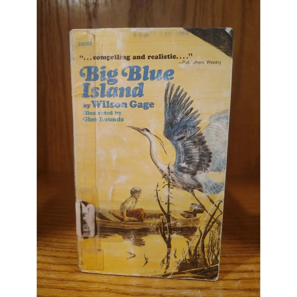 Big Blue Island by Wilson Gage, Paperback - Acceptable